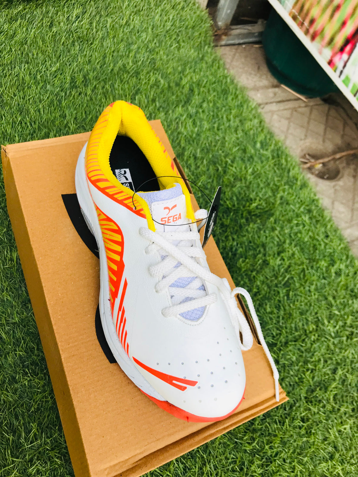 Sega Clutch Cricket Shoes